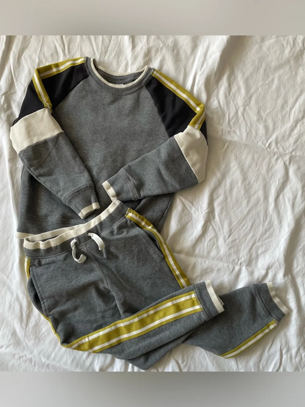 HANNA ANDERSSON Track Suit Sweat Suit Sweatshirt Sweat Pants Gray Matching